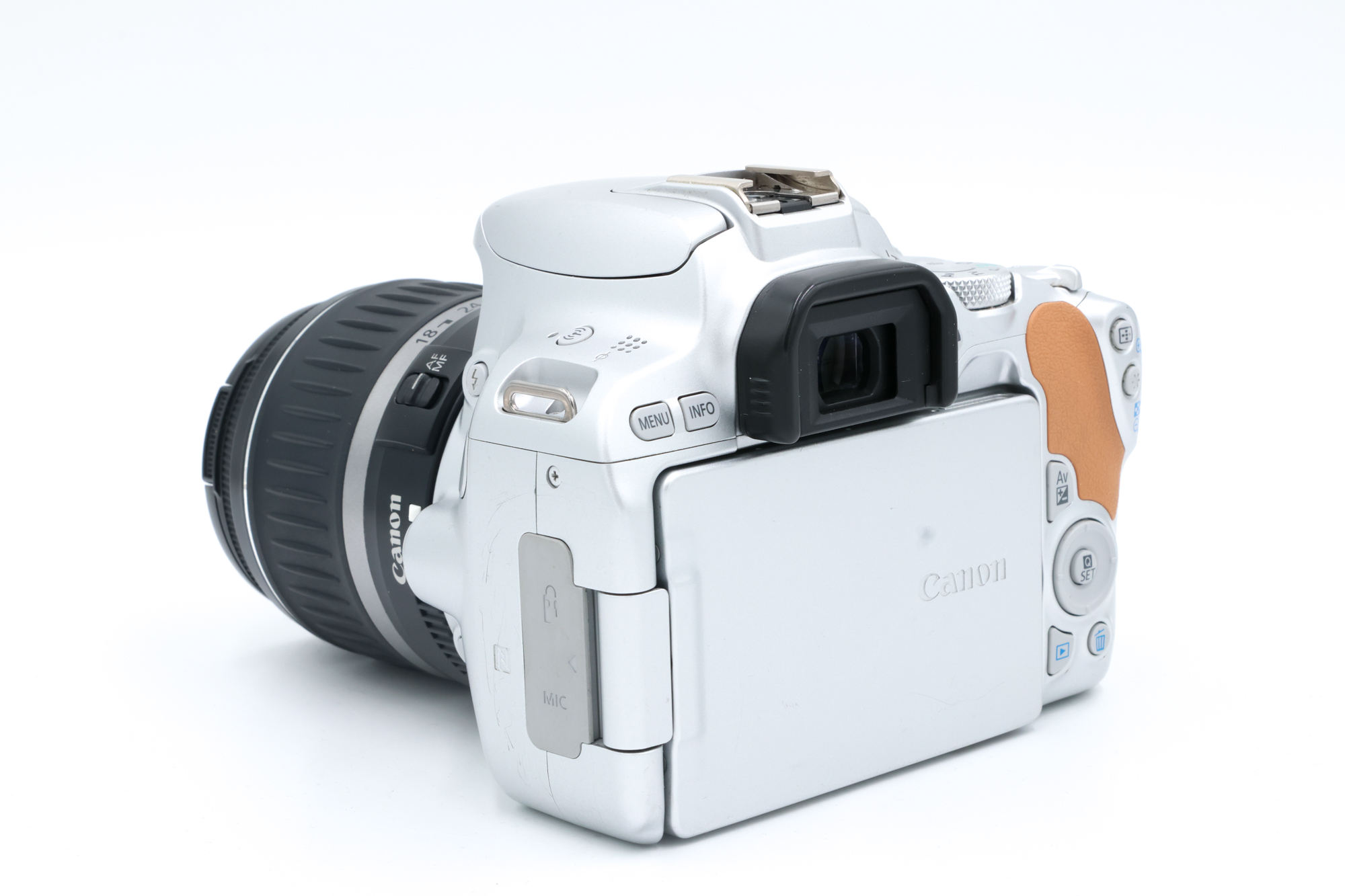 Зеркальный фотоаппарат Canon EOS 200D Silver Kit 18-55mm f/3.5-5.6 II (состояние 5-) (б/у)