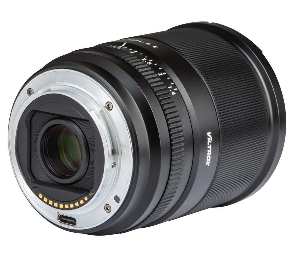 Объектив Viltrox AF 13mm f/1.4 Sony E