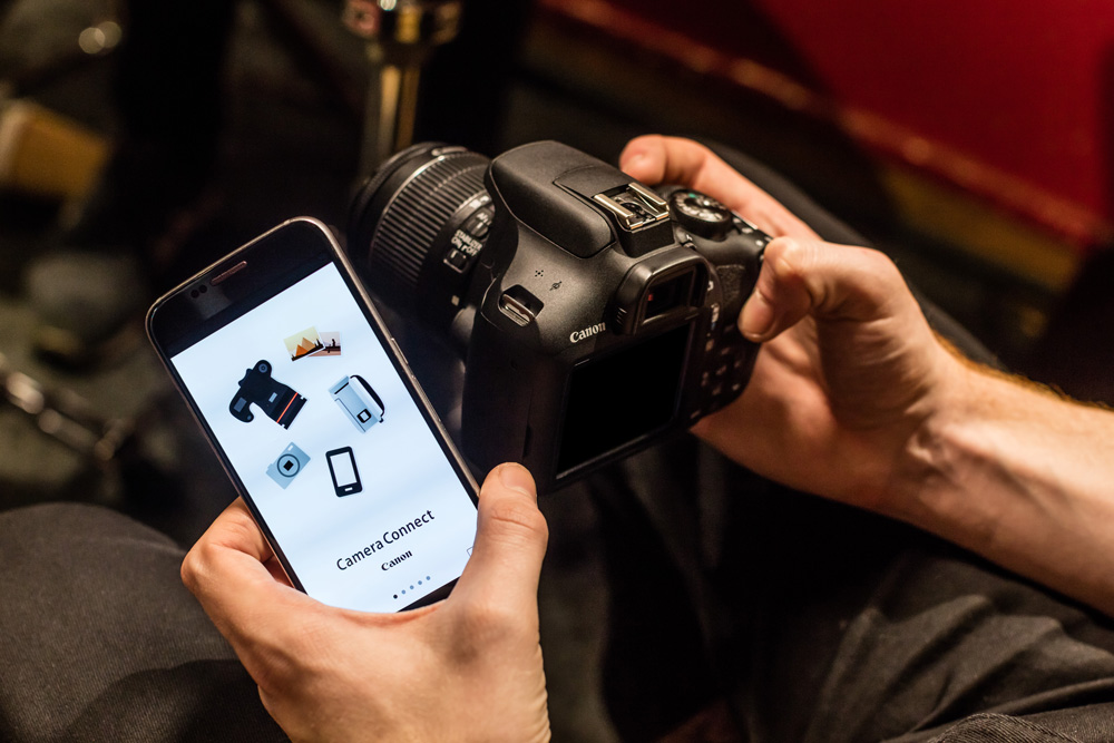 Зеркальный фотоаппарат Canon EOS 2000D Kit EF-S 18-55mm IS II (уцененный)