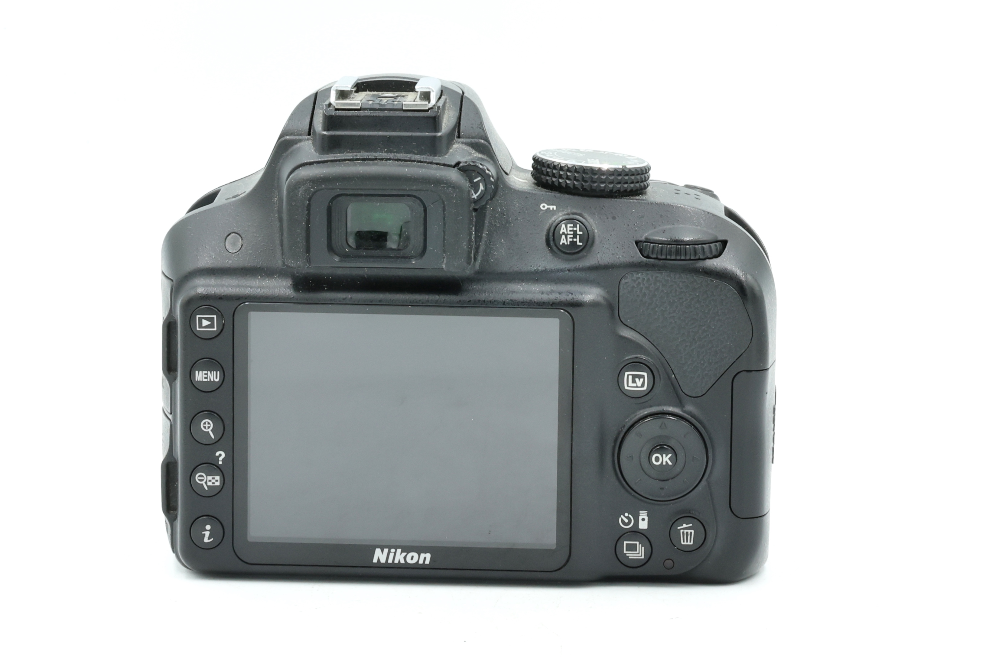 Зеркальный фотоаппарат Nikon D3300 Body (состояние 5-) (б/у)