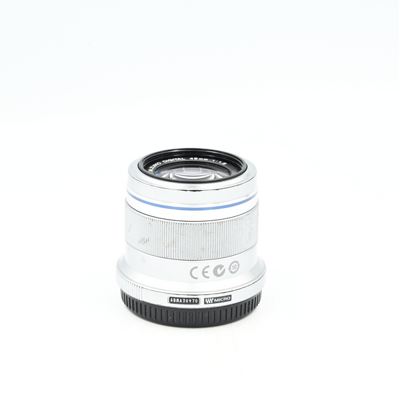 Объектив Olympus M.Zuiko 45mm f/1.8 silver (состояние 4) (б/у)