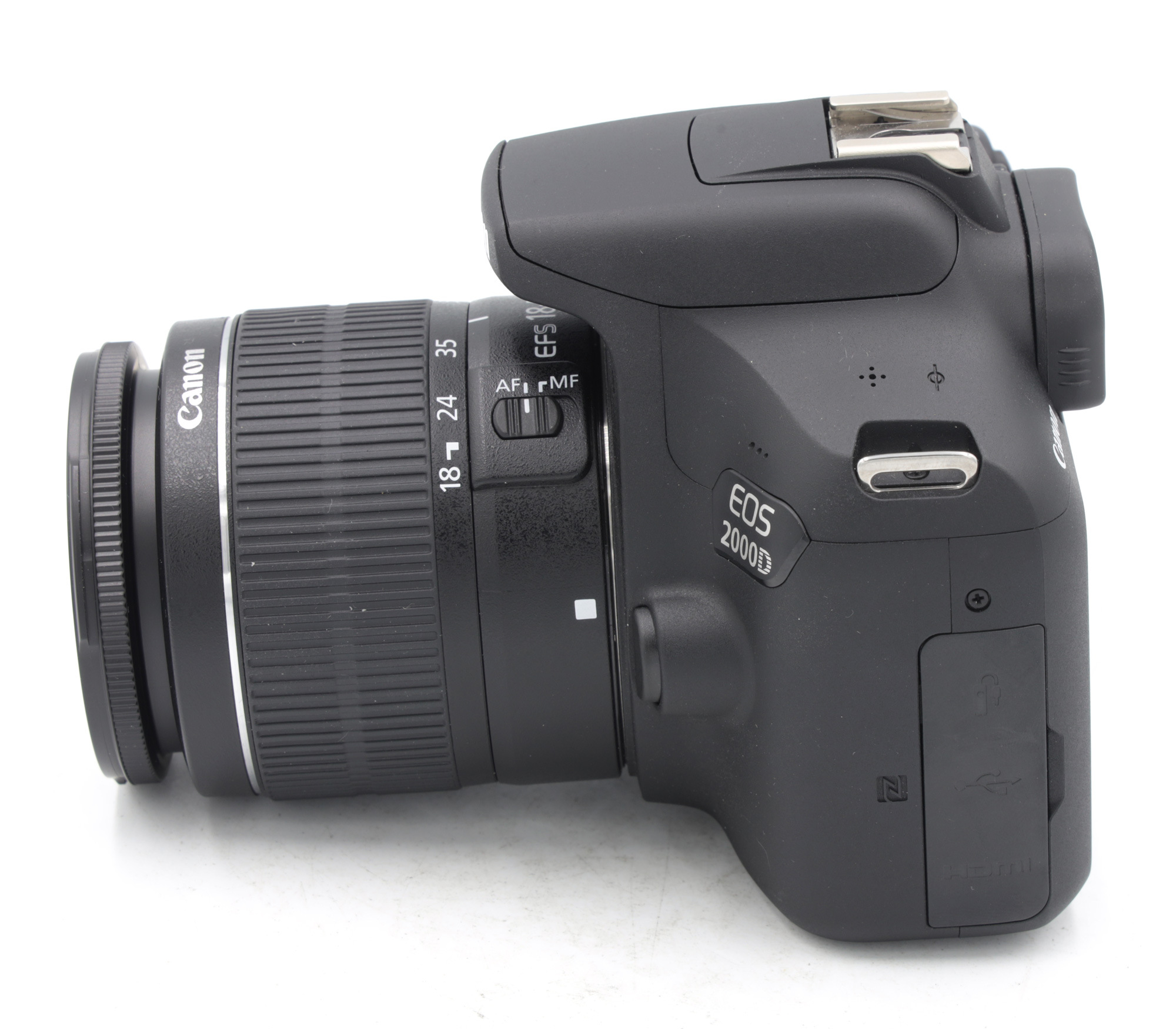 Зеркальный фотоаппарат Canon EOS 2000D Kit EF-S 18-55 III (состояние NEW) (б/у)