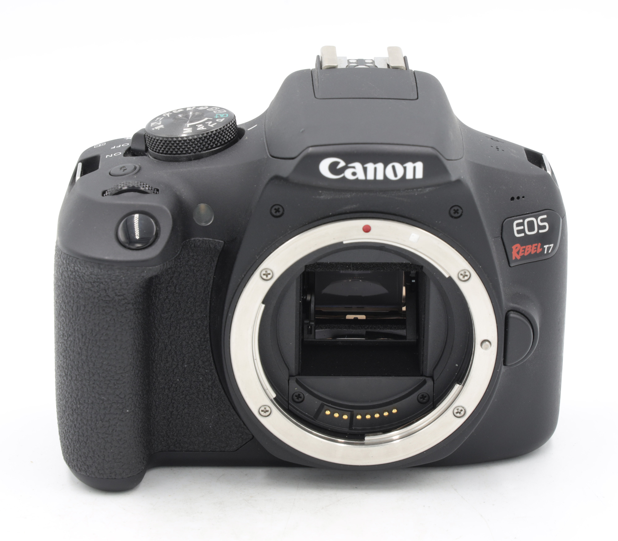 Зеркальный фотоаппарат Canon EOS Rebel T7 kit EF-S 18-55mm IS II (состояние 5-) (б/у)