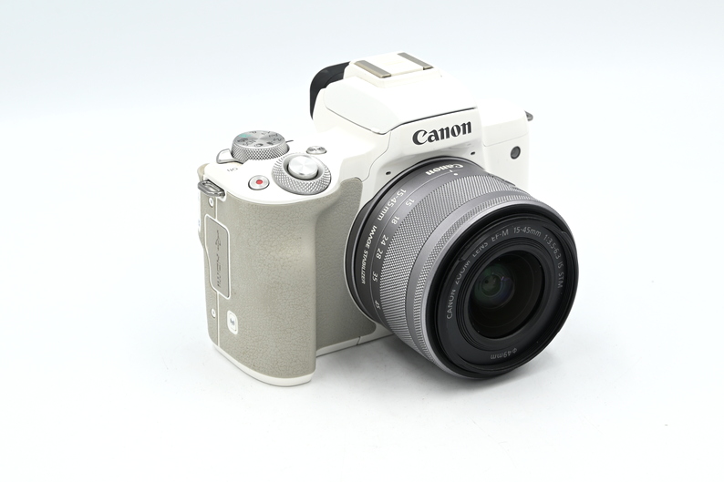 Беззеркальный фотоаппарат Canon EOS M50 Kit EF-M 15-45mm IS STM, белый (состояние 5-) (б/у)