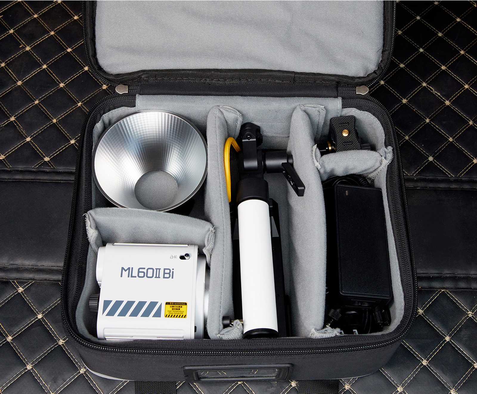 Осветитель Godox ML60II Bi Kit1, с ручкой AK-B01, 2800-6500K, 70 Вт