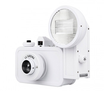 Плёночный фотоаппарат Lomography La Sardina & Flash DIY