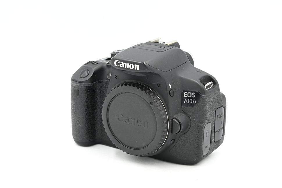 Зеркальный фотоаппарат Canon EOS 700D Body (состояние 5-) (б/у)