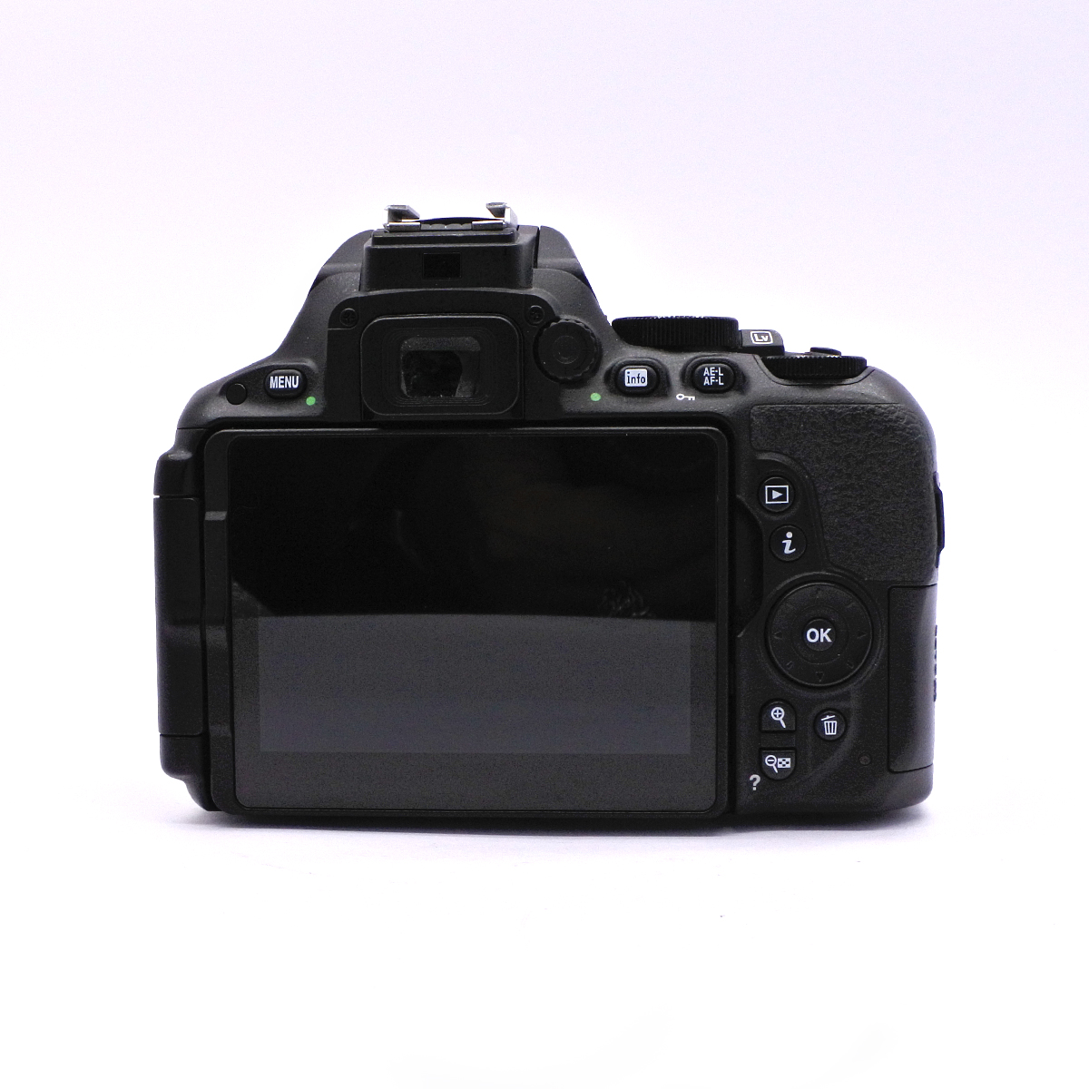 Зеркальный фотоаппарат Nikon D5500 Kit 18-55mm f/3.5-5.6 G DX VR (состояние 5) (б/у)