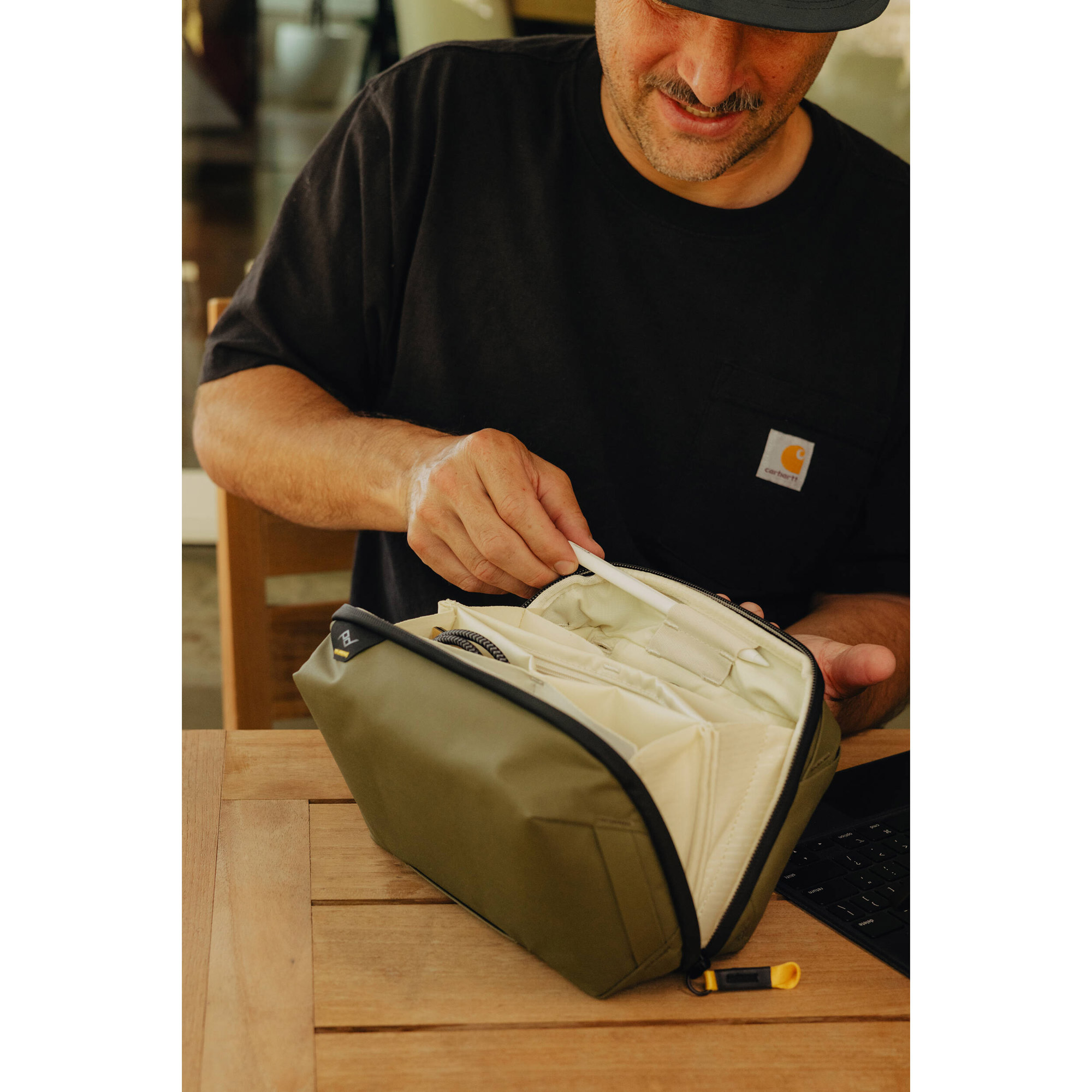 Сумка Peak Design Tech Pouch v3 для аксессуаров, цвет Kelp, оливковый
