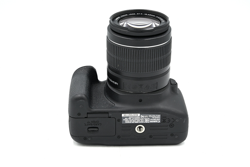 Зеркальный фотоаппарат Canon EOS 2000D Kit EF-S 18-55mm DC (состояние 5-) (б/у)