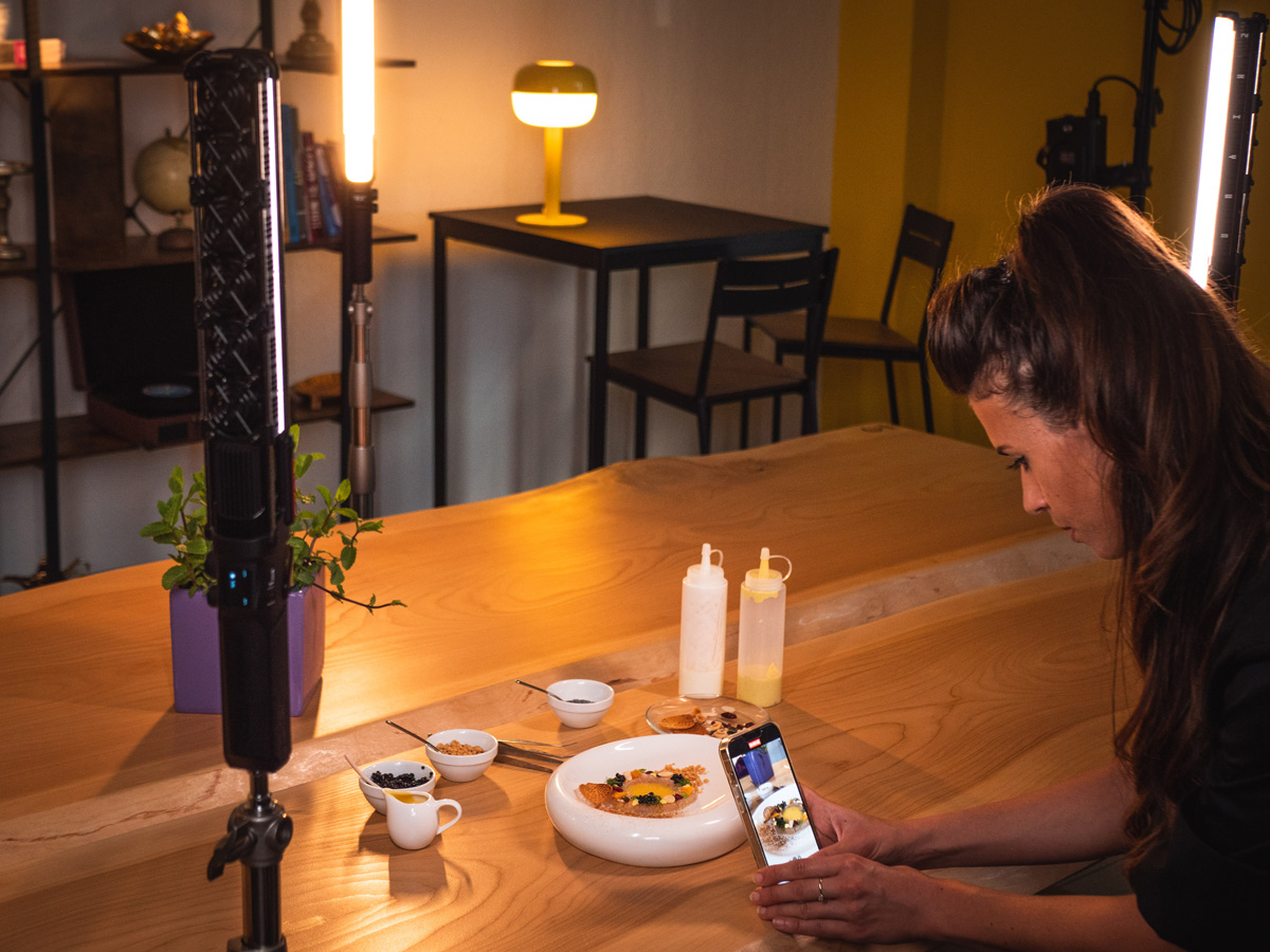 Осветитель Zhiyun Fiveray V60 LED Standard, 60 / 100 Вт, 2700-6500К, черный