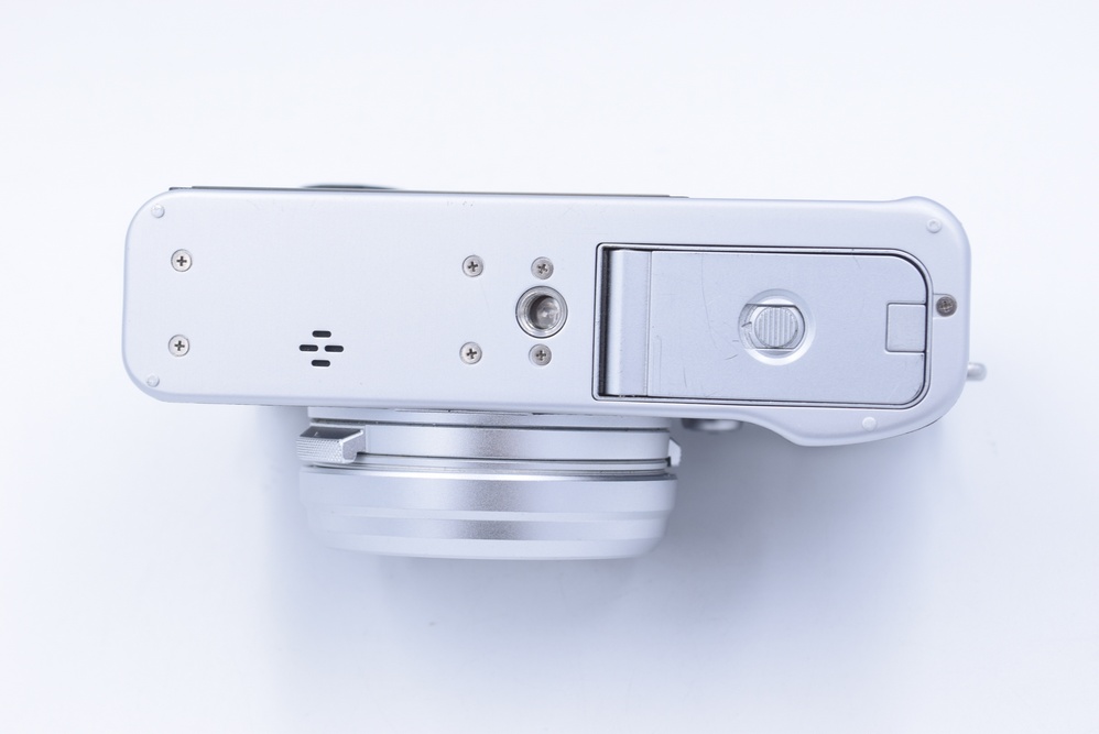 Компактный фотоаппарат Fujifilm X100V Silver (состояние 5) (б/у)