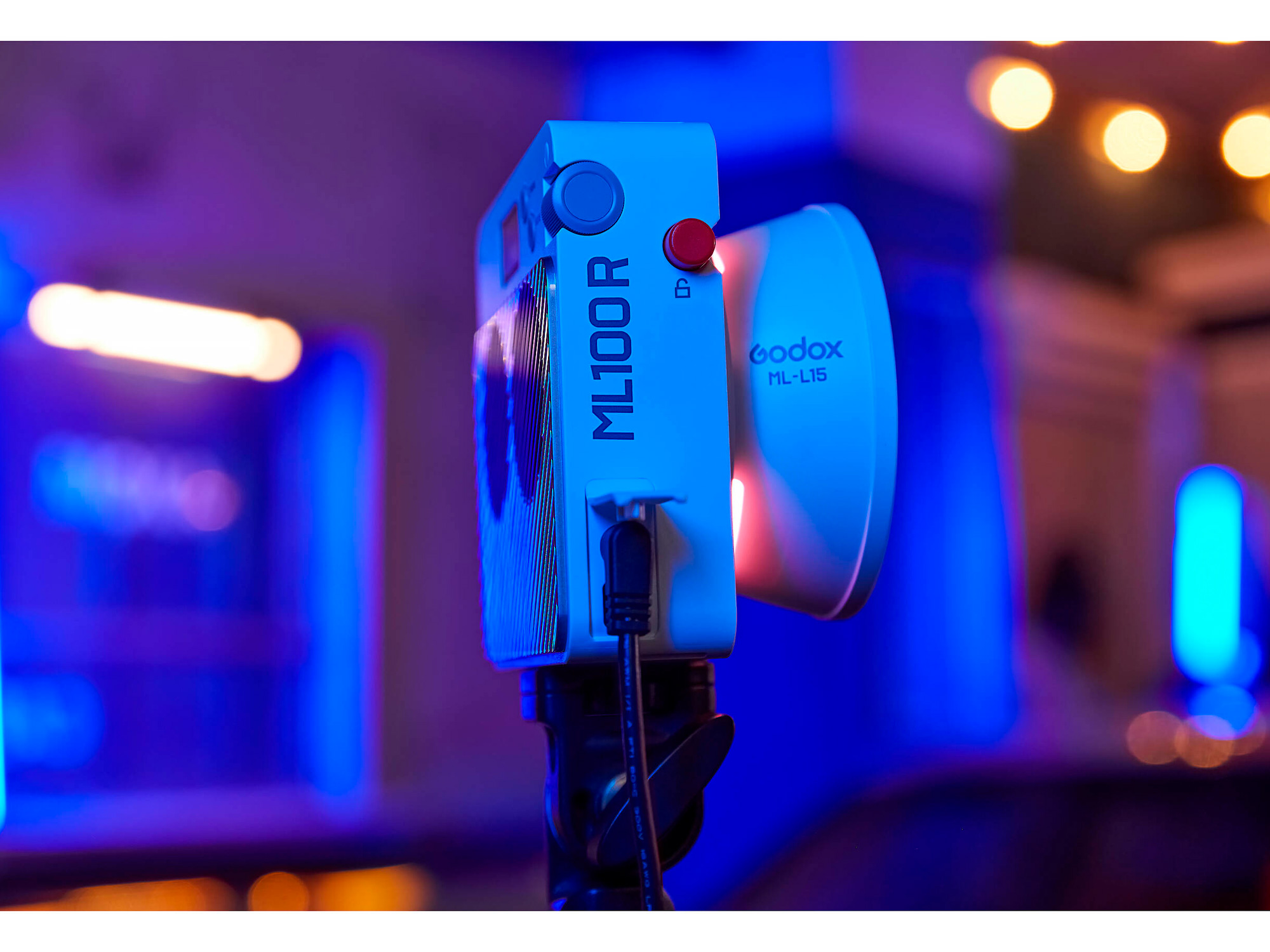 Осветитель Godox ML100R, RGB, 1800-10000К, 110 Вт, Godox Mount