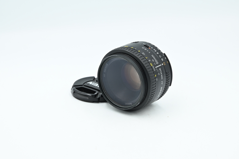 Объектив Nikon AF 50mm f/1.8D - с.н. 2418600 (состояние 5-) (б/у)