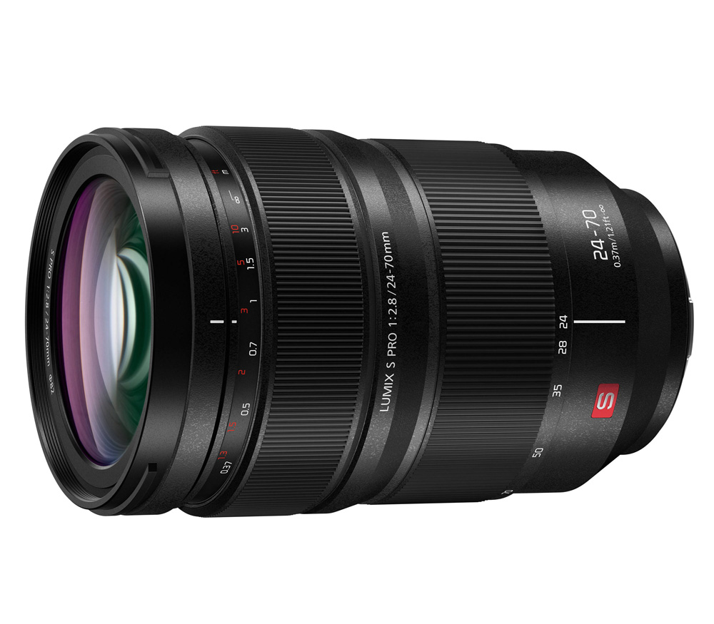 Объектив Panasonic Lumix S Pro 24-70mm f/2.8 (S-E2470)