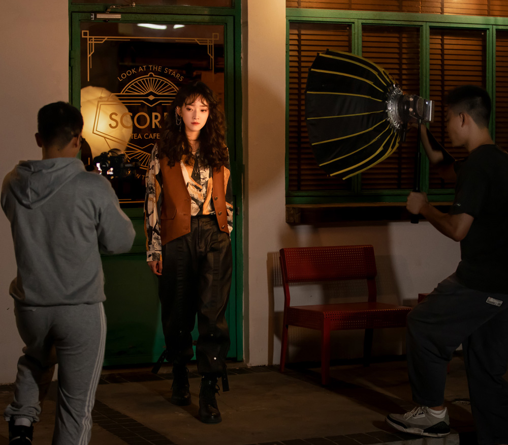 Осветитель Zhiyun Molus X100 Pro Kit, светодиодный, 100 Вт, 2700-6500К