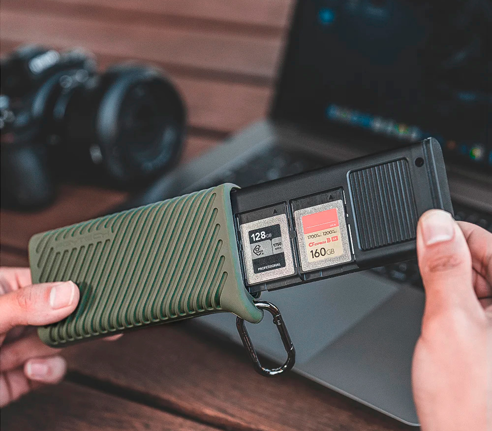 Карт-ридер и чехол PGYTECH CFexpress CreateMate, для CFE-B / SD, зеленый