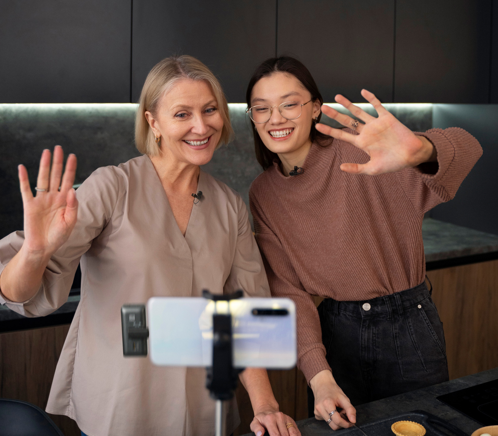 Беспроводная система Saramonic Air-01, TX+TX+RX, приемник + 2 передатчика, кейс