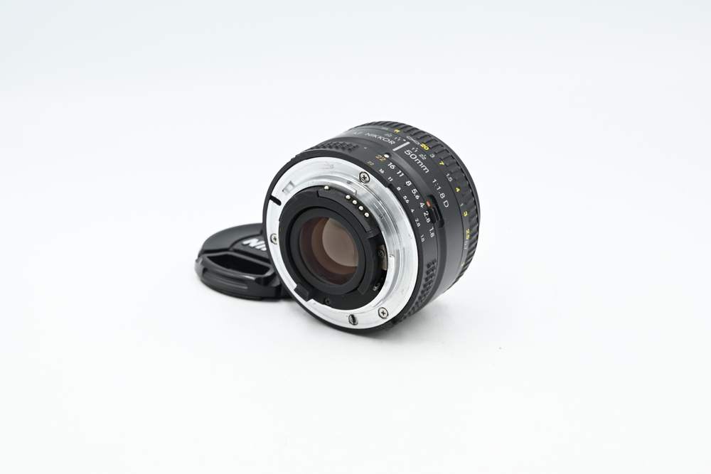 Объектив Nikon AF 50mm f/1.8D - с.н. 2418600 (состояние 5-) (б/у)