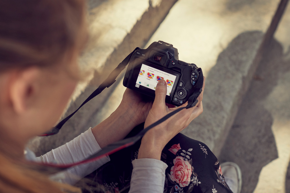 Зеркальный фотоаппарат Canon EOS 250D Kit 18-55mm DC III, черный