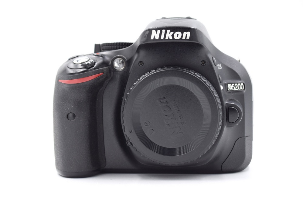 Зеркальный фотоаппарат Nikon D5200 Body (состояние 5-) (б/у)