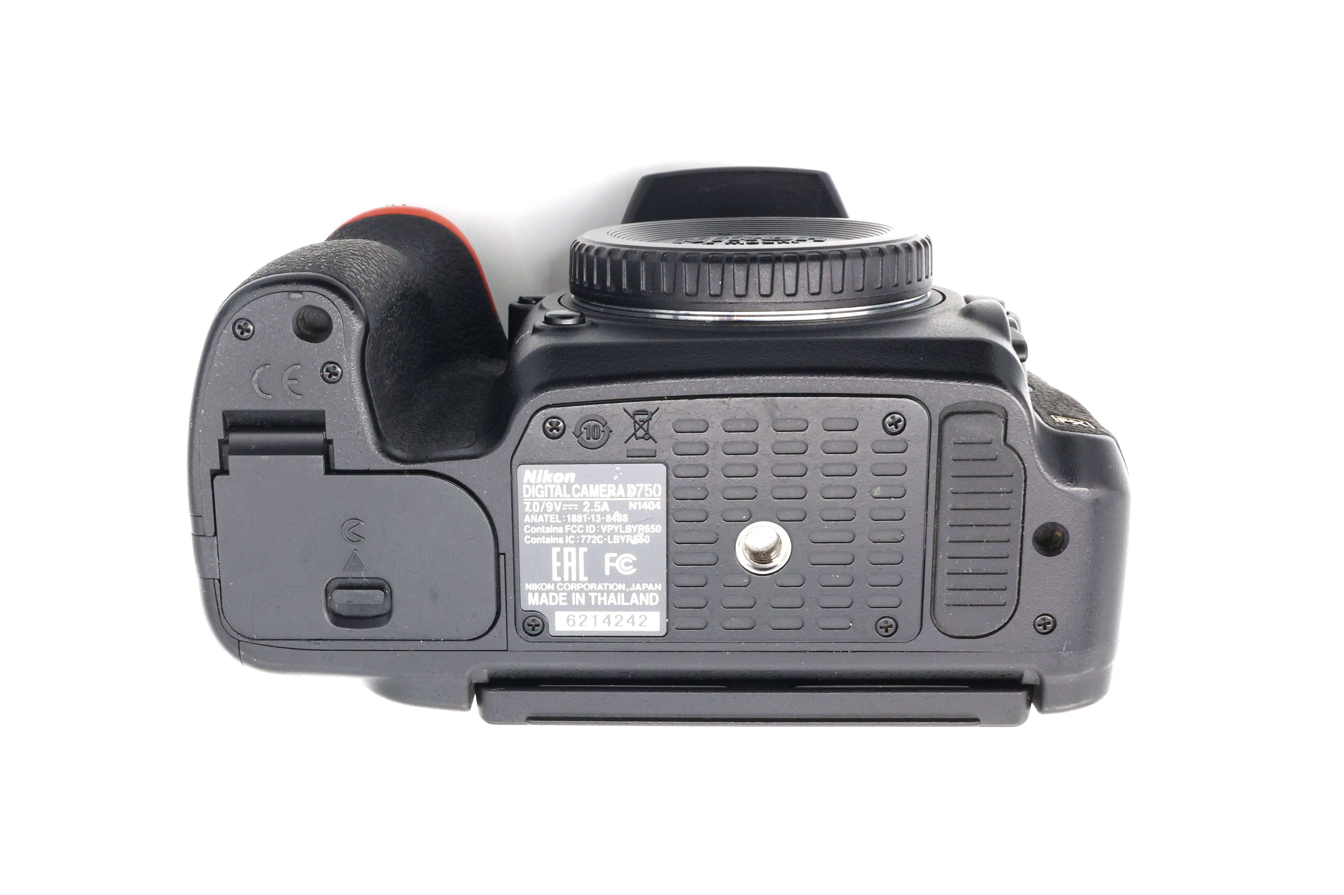 Зеркальный фотоаппарат Nikon D750 Body (состояние 4) (б/у)