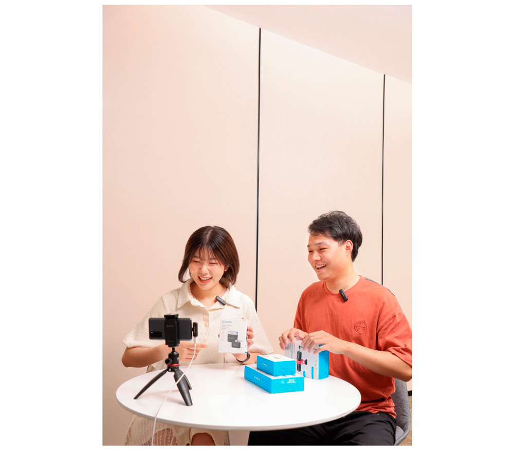 Беспроводная система Boya BY-WM3T2-D2, цифровая 2.4 ГГц, 2 канала, Lightning (уцененный)