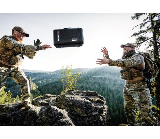 Защитный кейс Peli 1525Air WL/WF PB, с наполнением из поропласта, черный