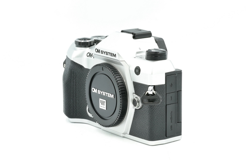 Беззеркальный фотоаппарат OM System OM-5 Mark II Body, серебристый (состояние 5) (б/у)