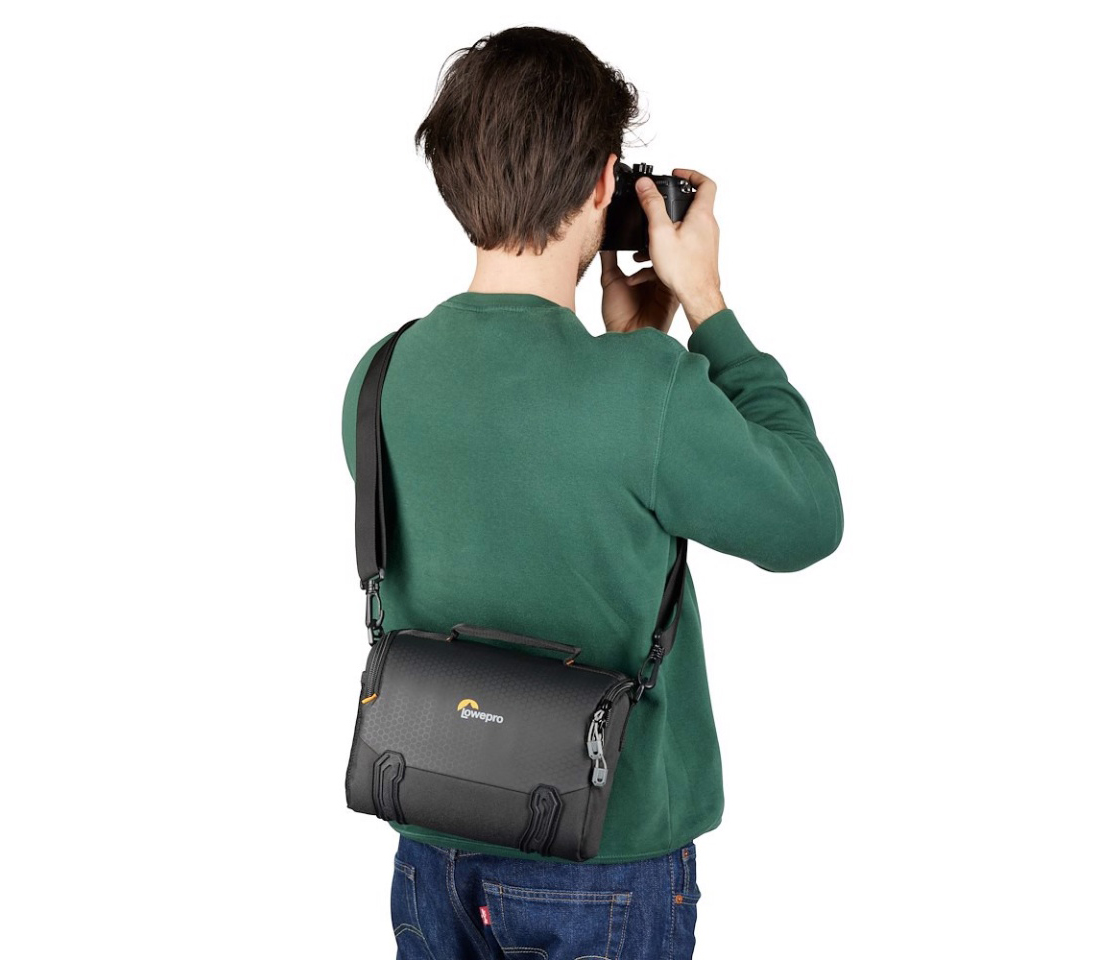 Сумка Lowepro Adventura SH 140 III, черный