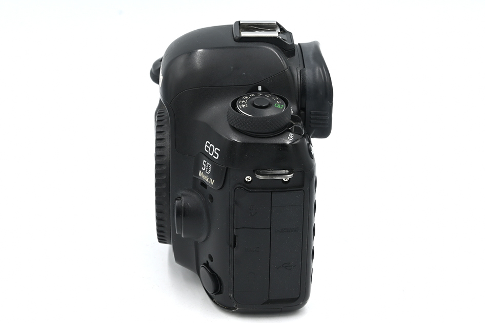 Зеркальный фотоаппарат Canon EOS 5D Mark IV Body (состояние 4) (б/у)