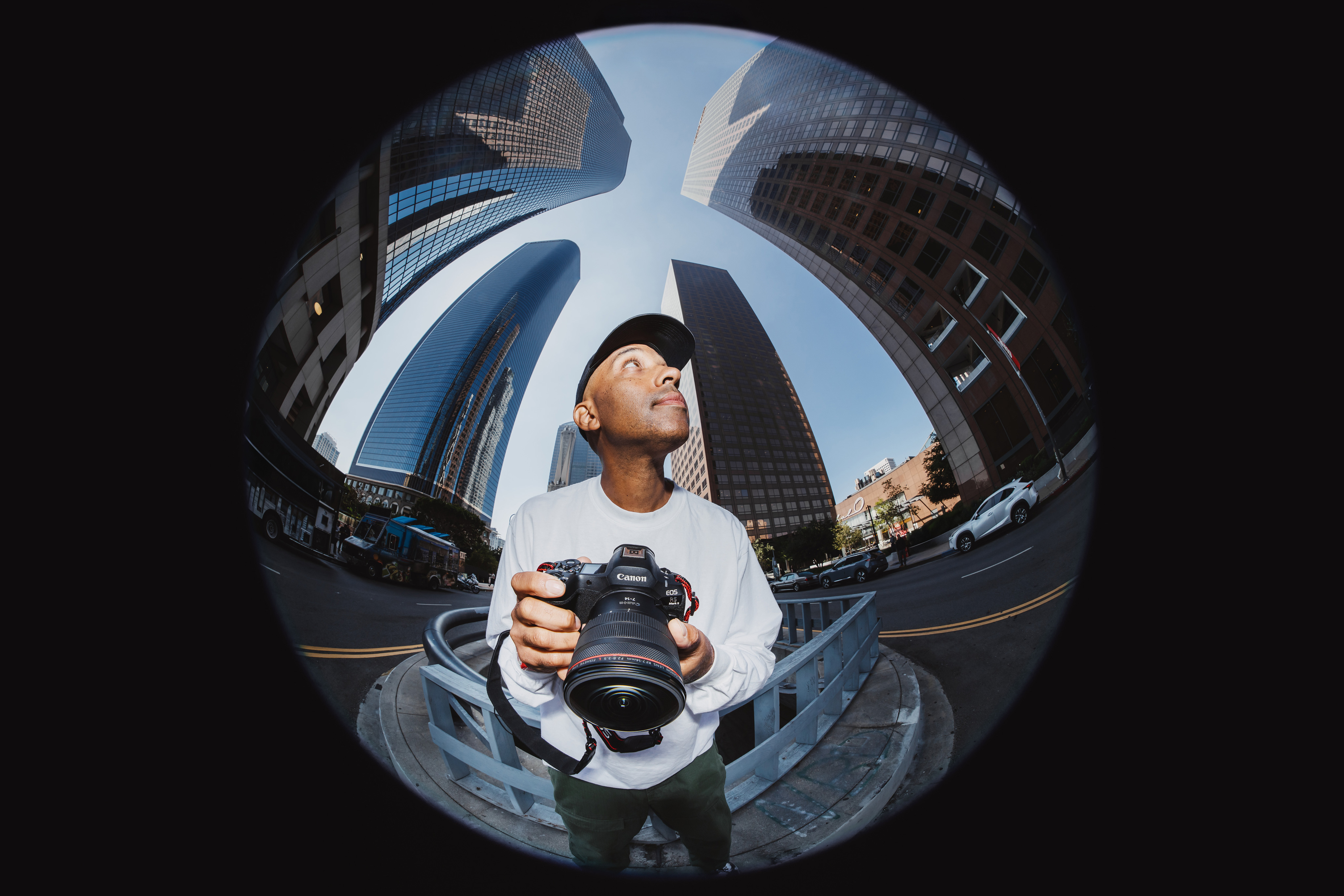 Объектив Canon RF 7-14mm f/2.8-3.5 L Fisheye STM