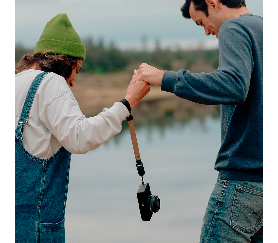 Ремень на запястье Peak Design Cuff, коричневый (Coyote)