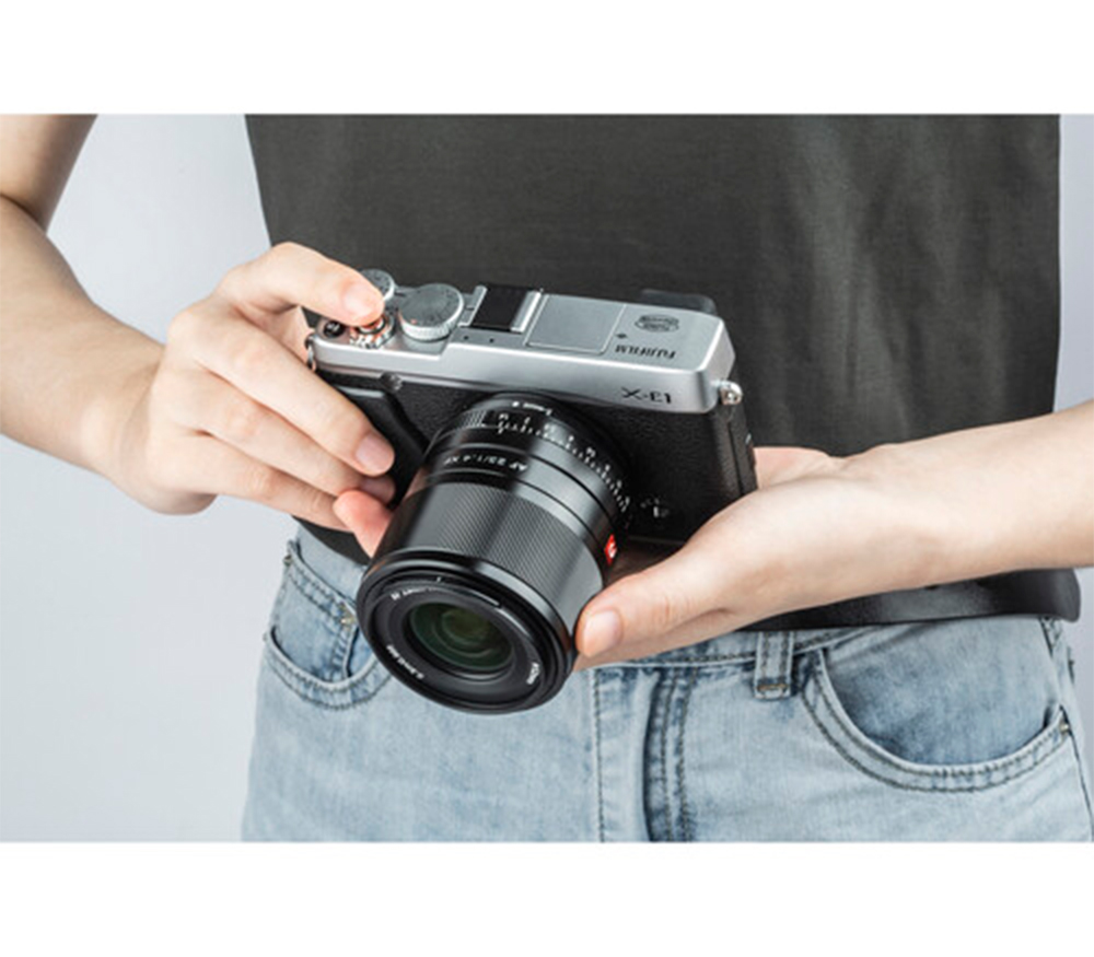Объектив Viltrox AF 23mm f/1.4 XF Fujifilm черный