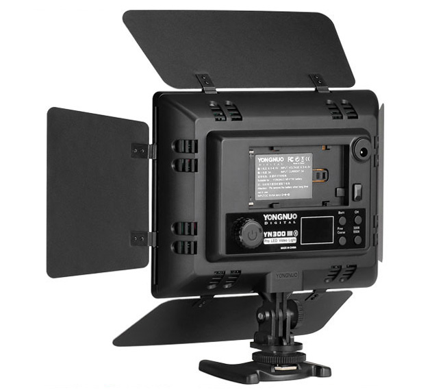 Осветитель Yongnuo YN300 III LED светодиодный, 3200 / 5500 K, 2280 лм