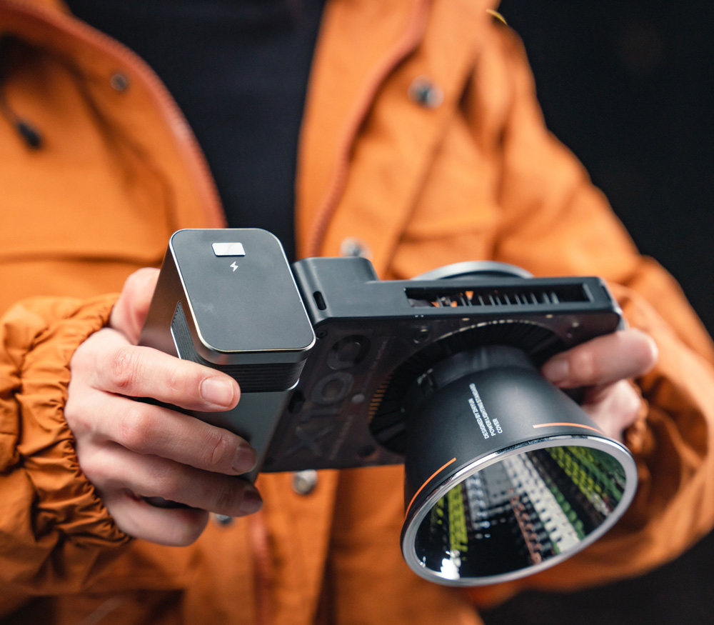 Осветитель Zhiyun Molus X100 Pro Kit, светодиодный, 100 Вт, 2700-6500К