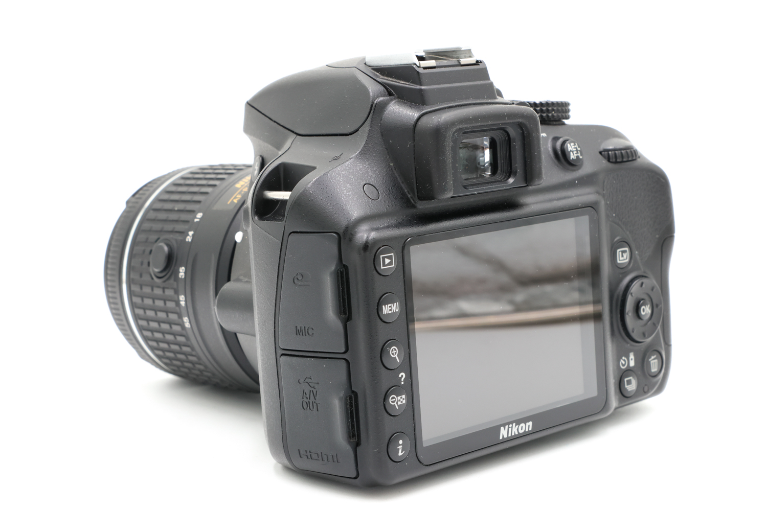 Зеркальный фотоаппарат Nikon D3300 Kit 18-55mm VR AF-P (состояние 5-) (б/у)