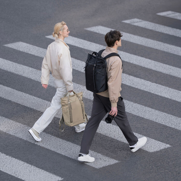 Рюкзак PGYTECH OneGo Roamer Tote Backpack 18L, цвет: Sand Khaki