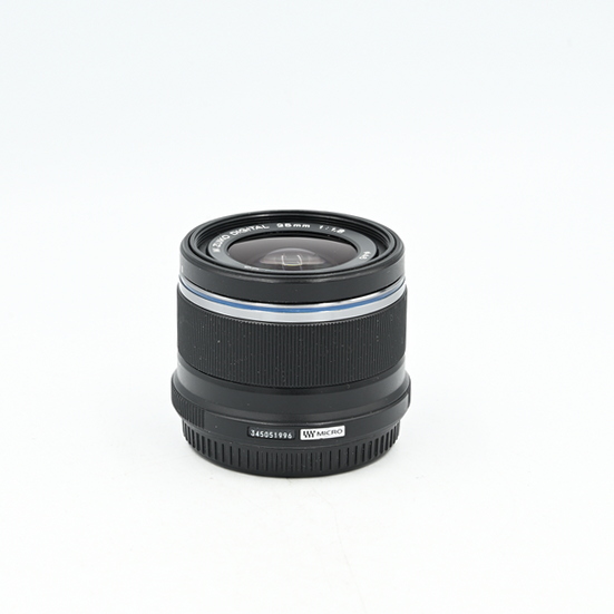 Объектив Olympus M.Zuiko 25mm f/1.8 black - с.н. 345051996 (состояние 5-) (б/у)