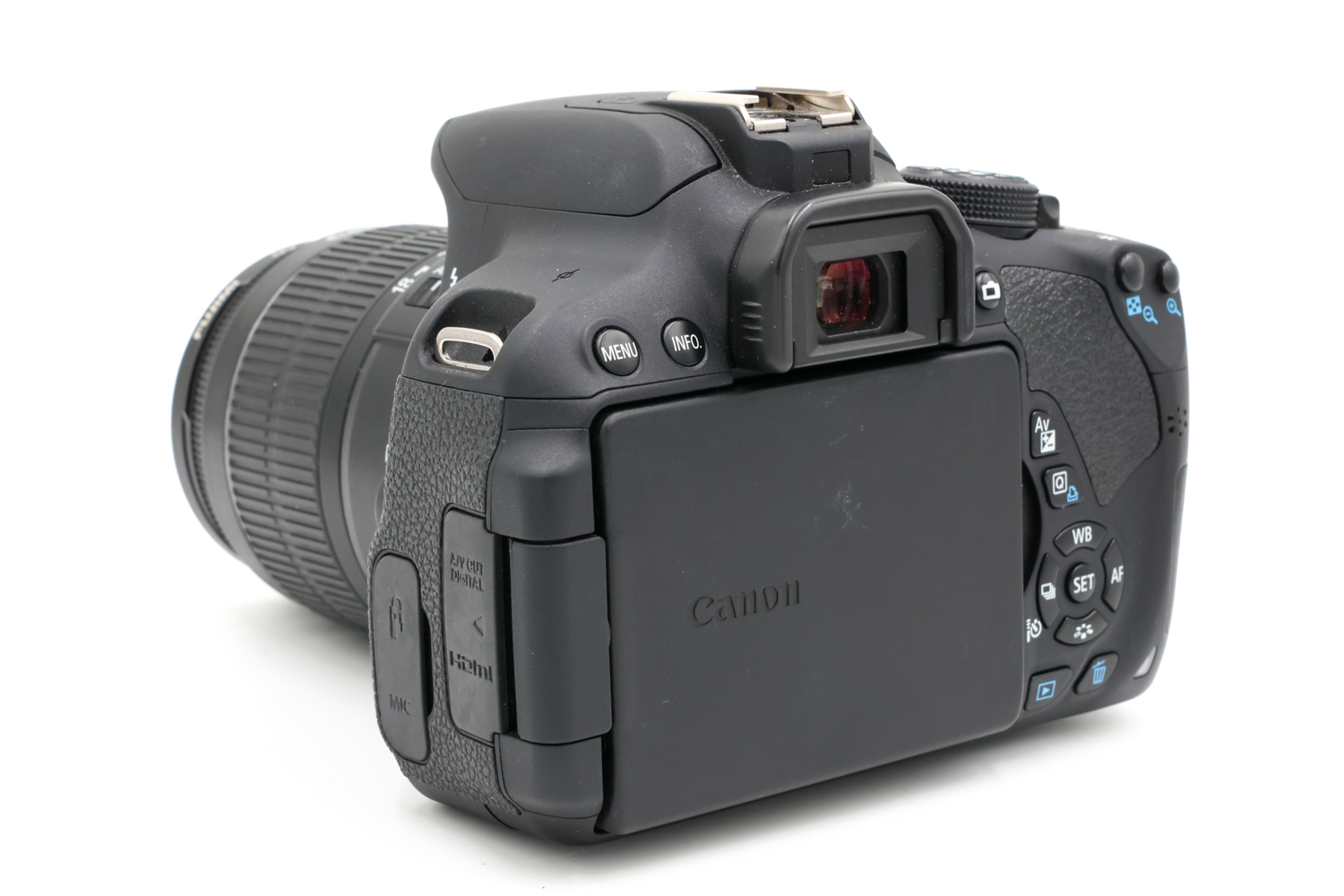 Зеркальный фотоаппарат Canon EOS 700D Kit EF-S 18-55mm f/3.5-5.6 III (состояние 5-) (б/у)