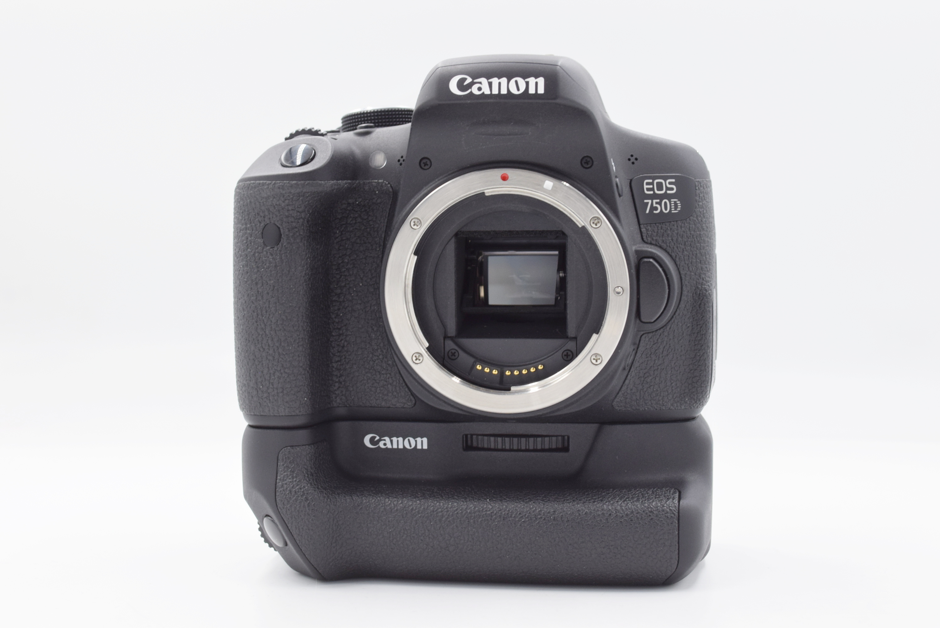 Зеркальный фотоаппарат Canon EOS 750D body (состояние 5-) (б/у)