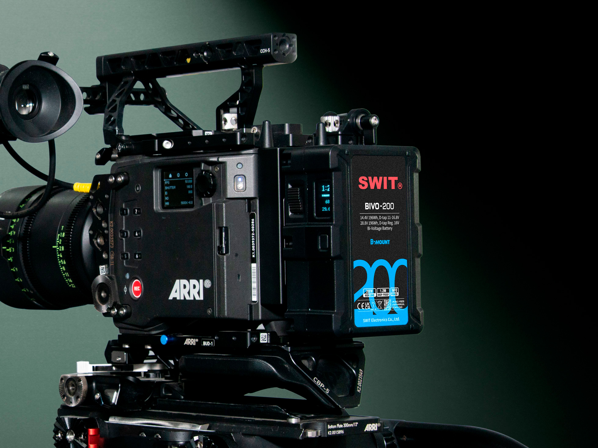 Аккумулятор SWIT BIVO-200, B-Mount 14.4В / 28.8В, 196 Втч, 2х D-Tap