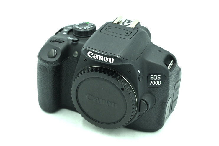 Зеркальный фотоаппарат Canon EOS 700D (состояние 5-) (б/у)