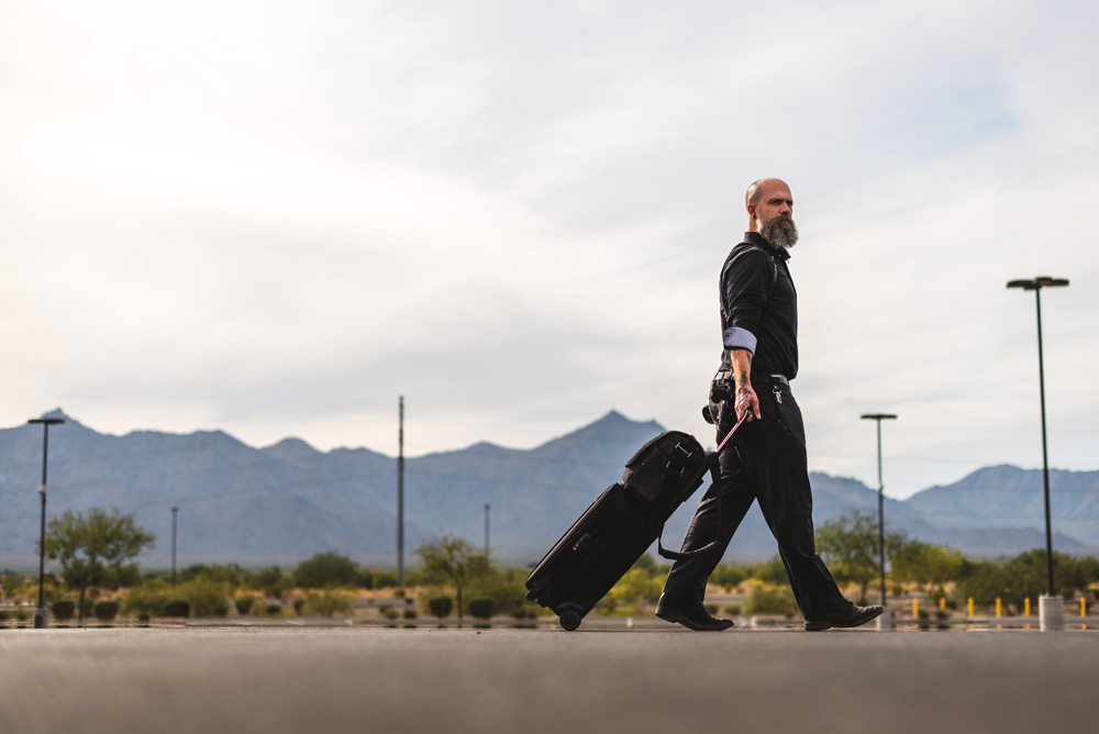 Чемодан на колеса Tenba Roadie Roller 24