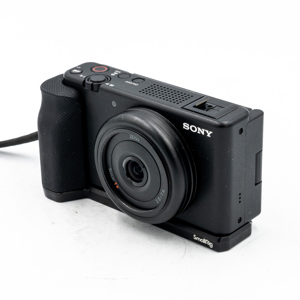Компактный фотоаппарат Sony ZV-1F, черный (состояние 5) (б/у)