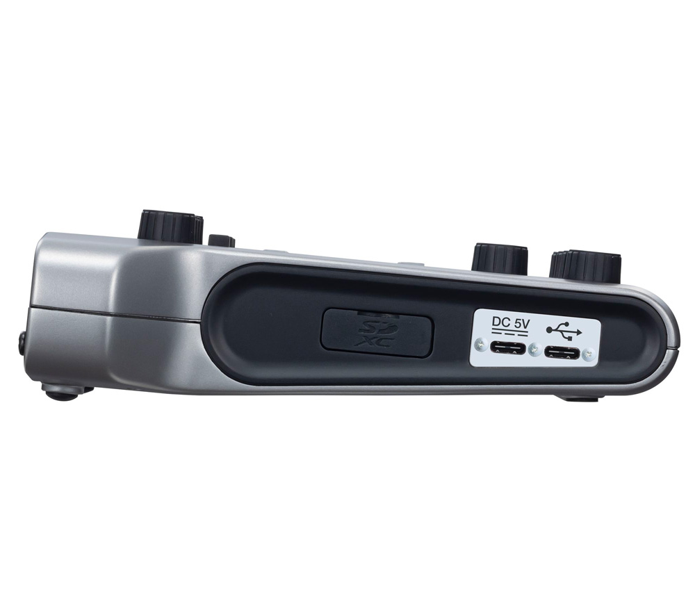 Портативный рекордер Zoom P4