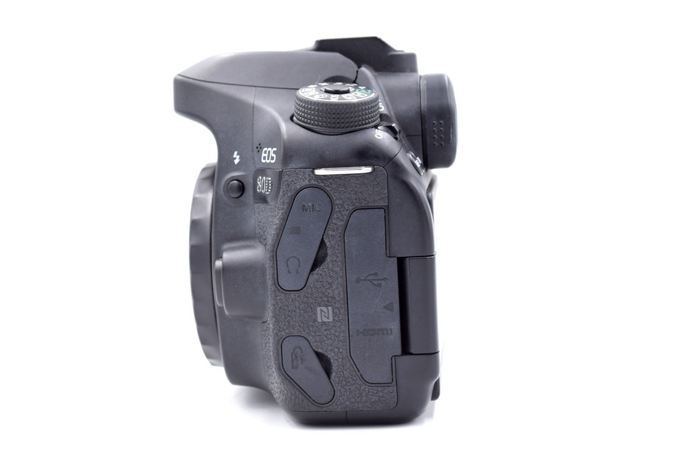 Зеркальный фотоаппарат Canon EOS 80D Body (состояние 5-) (б/у)