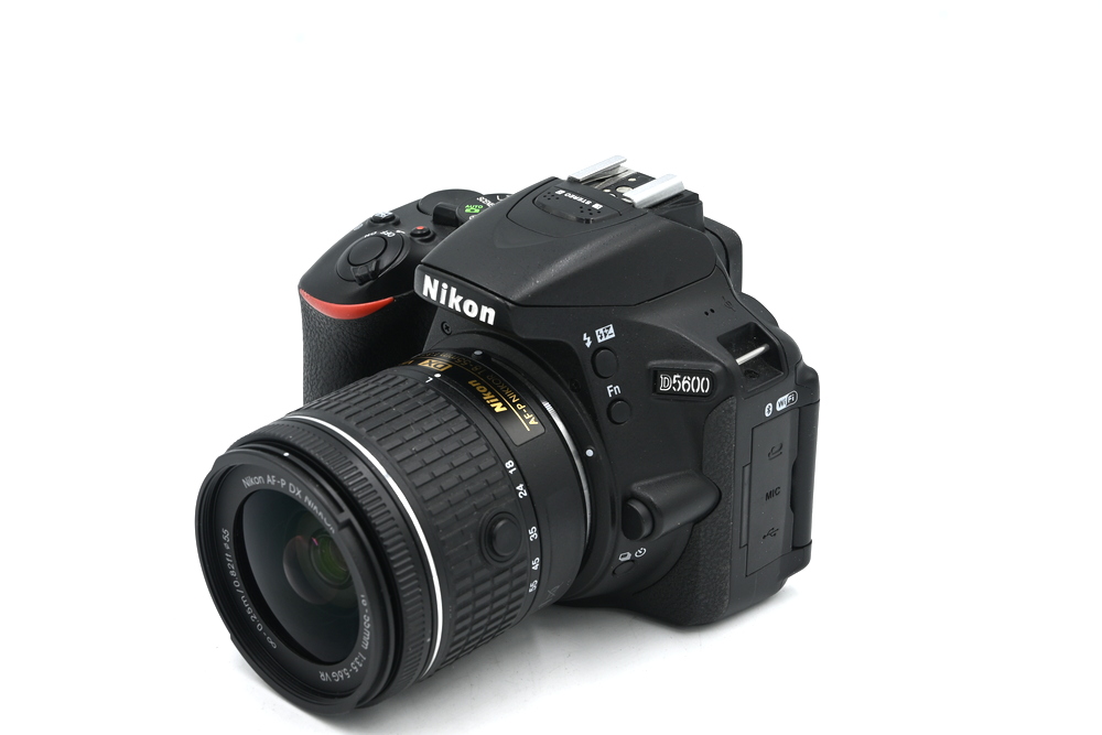 Зеркальный фотоаппарат Nikon D5600 Kit AF-P 18-55mm VR DX (состояние 5) (б/у)