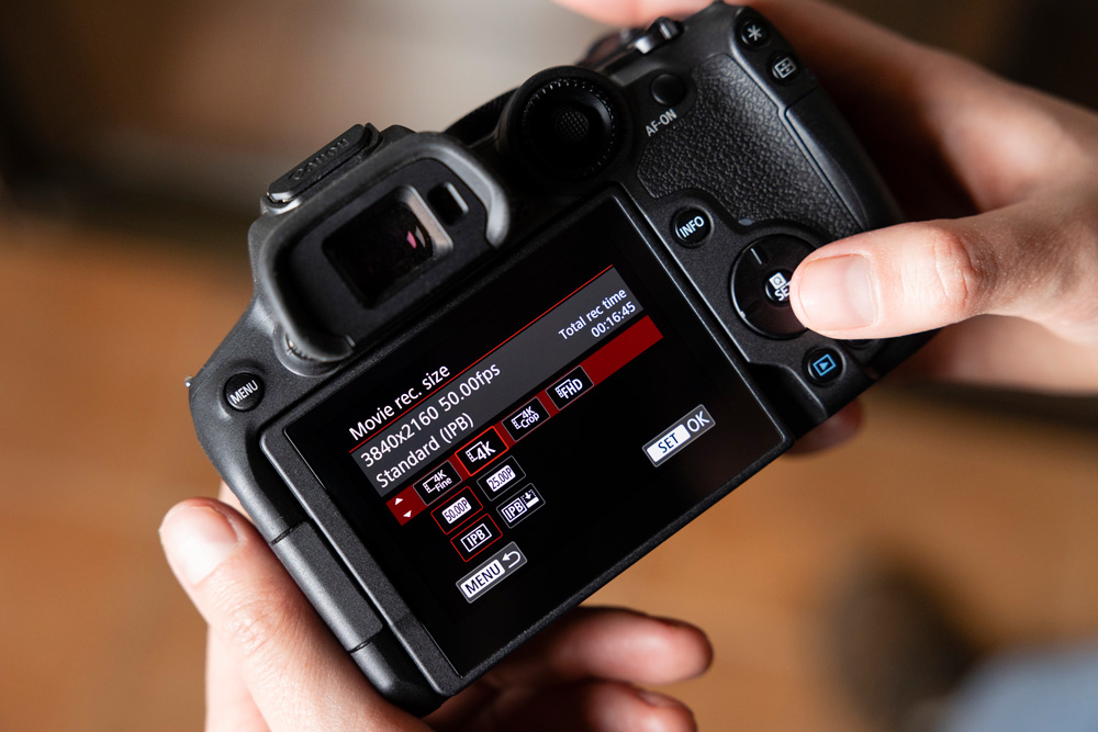 Беззеркальный фотоаппарат Canon EOS R7 Kit RF-S 18-150 IS STM