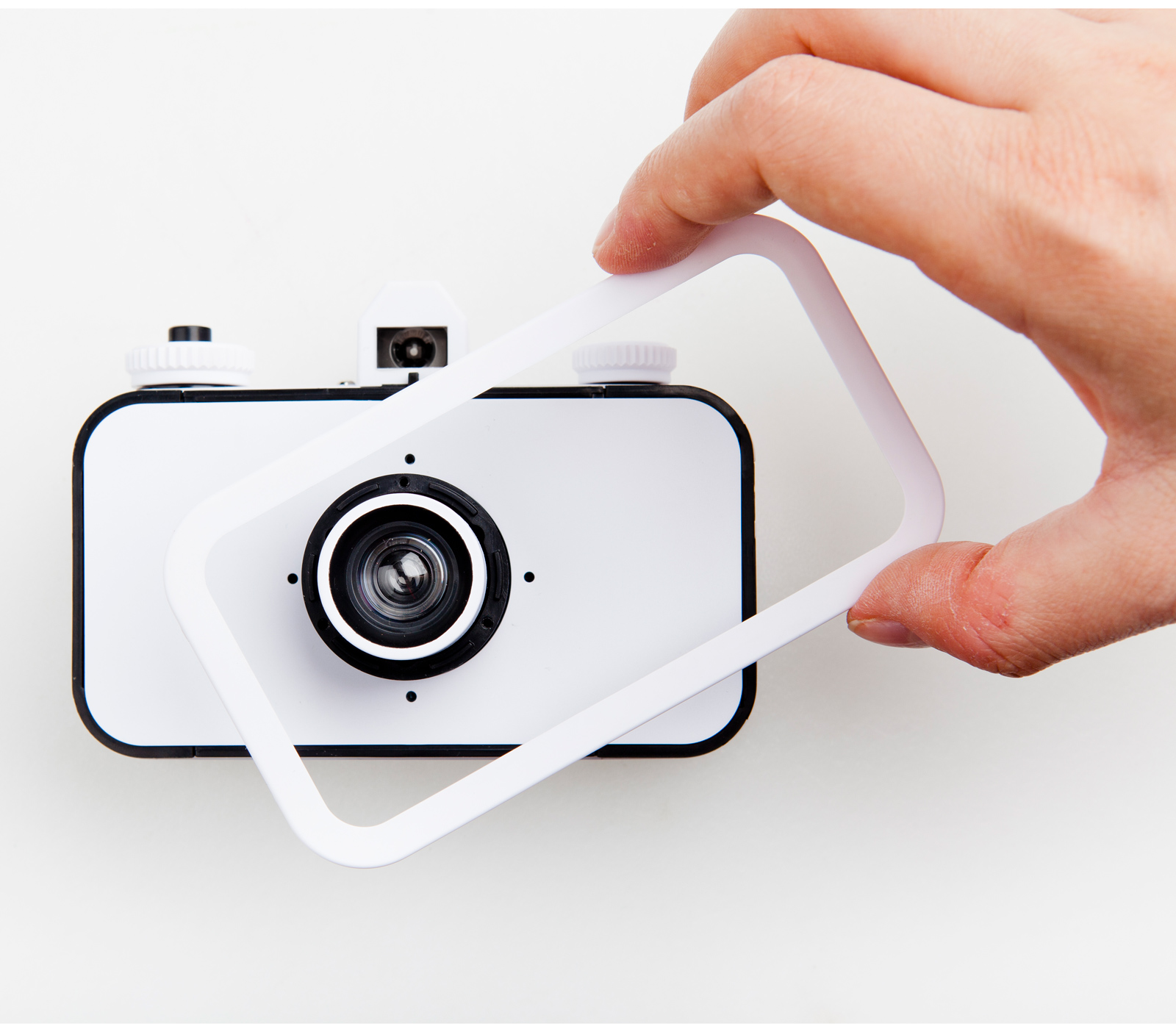 Плёночный фотоаппарат Lomography La Sardina & Flash DIY